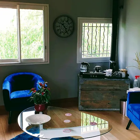 ベッド・アンド・ブレックファスト Alyzea 4*