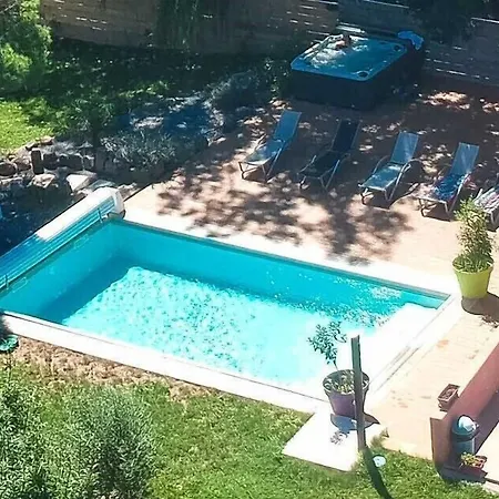Alyzea Nocleg ze śniadaniem Bessan
